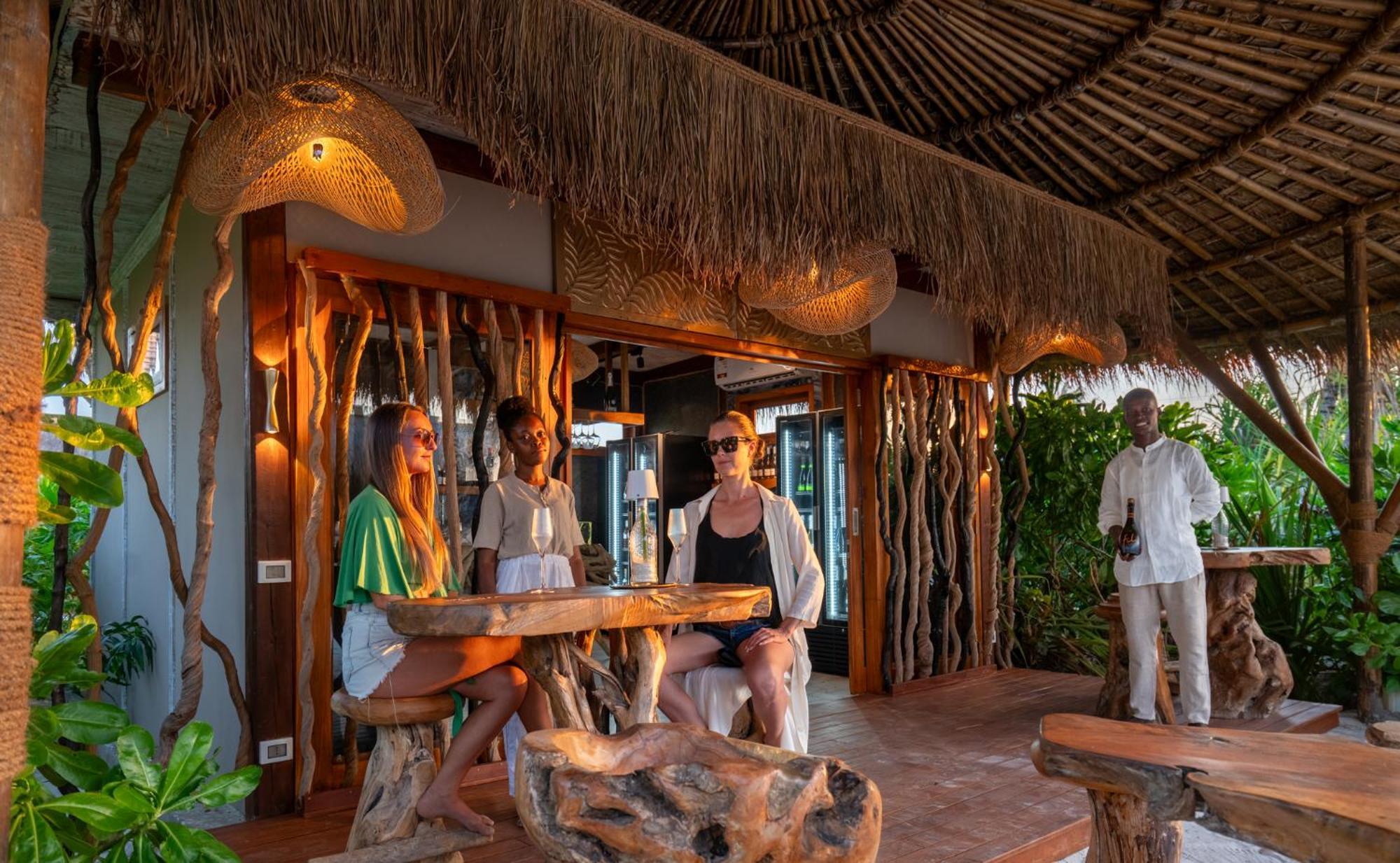 Sensations Eco-Chic Hotel プワニ・チャンガーニ エクステリア 写真